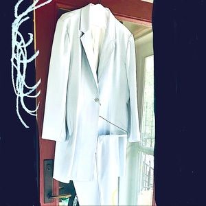 W’s View Moda Italia Lt.Blue Suit Size 12